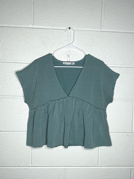 Altar'd State Tops - < Altar’d State Sage Green Cropped Ribbed Babydoll Top >